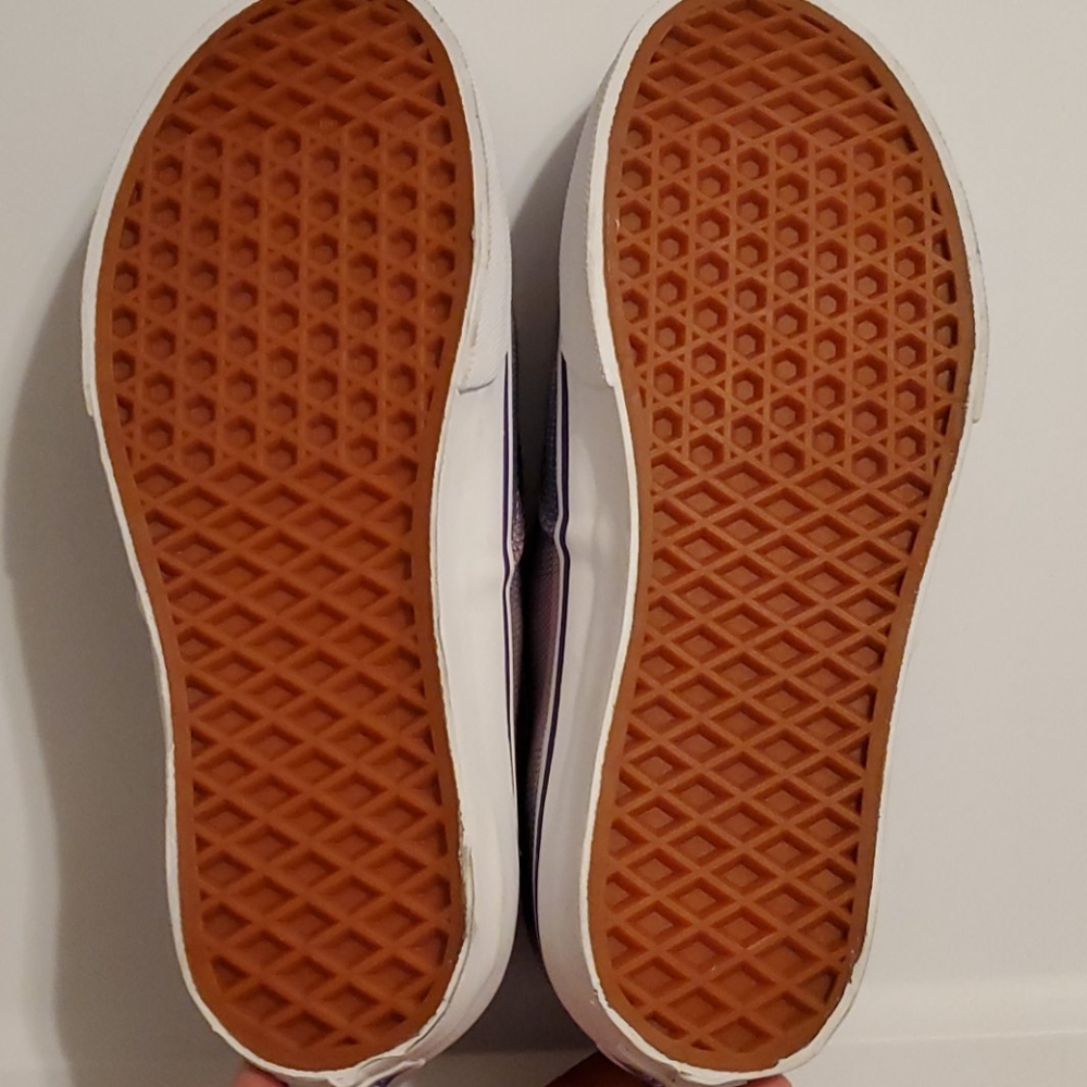 Vans - Picture 6 of 9